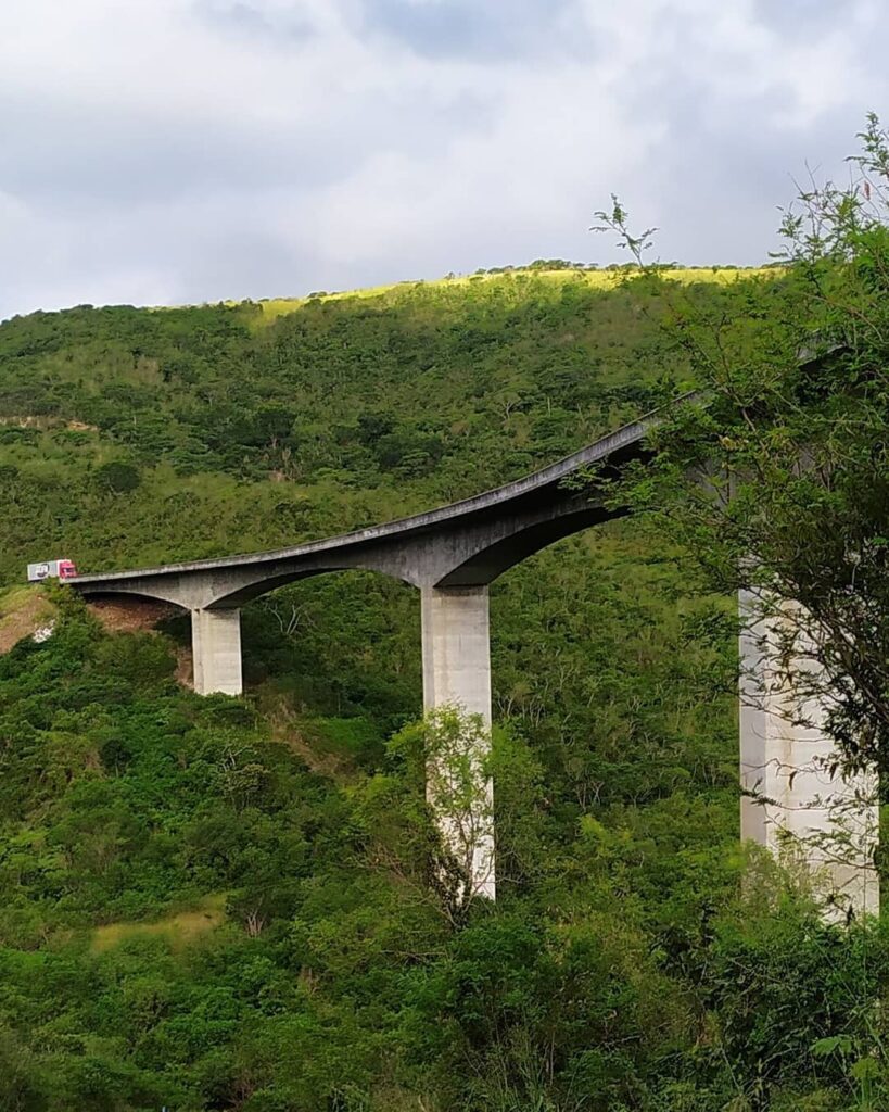 Ponte de Gravatá na Serra das Russas, br 232
