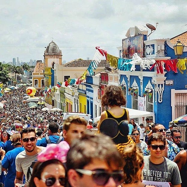 Curtir o carnaval nas ladeiras de Olinda