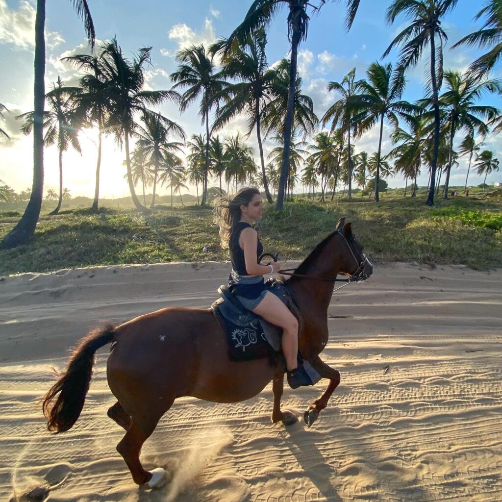 Cavalgando em Porto de Galinhas