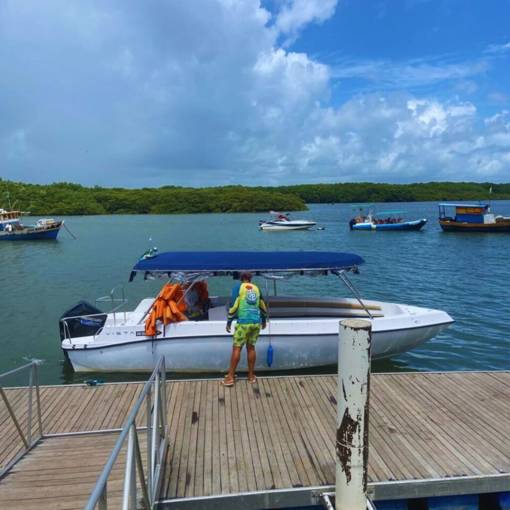 Lancha para Travessia para Ilha de Santo Aleixo