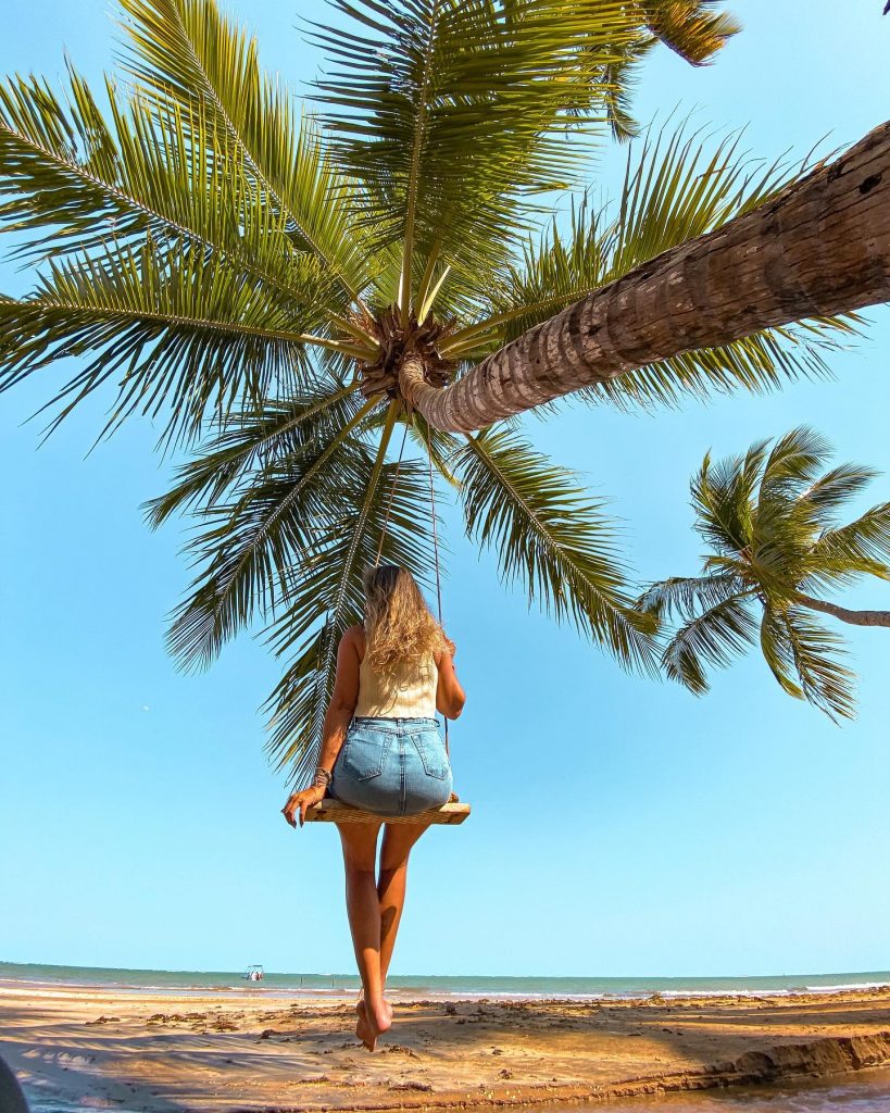 Foto balanço na praia de Japaratinga